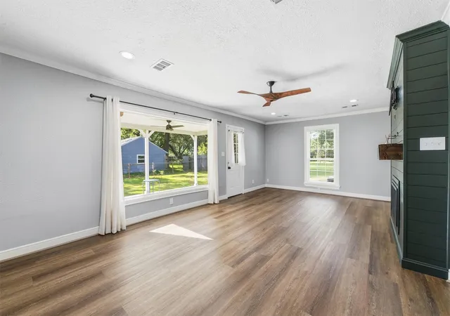 4th image of 1405 Wright Blvd, Baytown, TX 77520 | MLS# 93658390