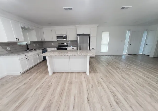 5th image of 8609 Homewood Ln, Houston, TX 77028 | MLS# 56654242