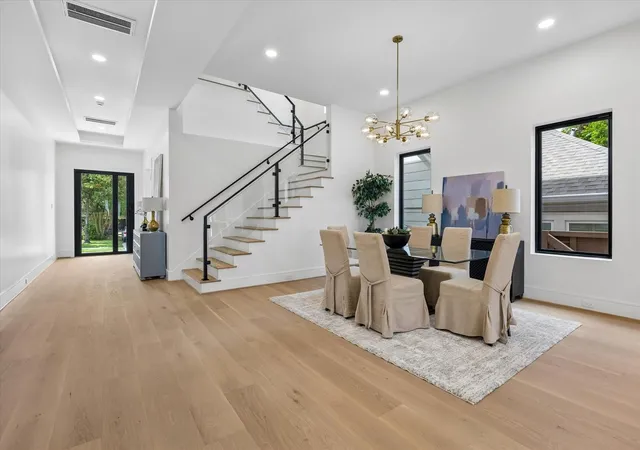 5th image of 2526 Southgate Blvd, Houston, TX 77030 | MLS# 95142538