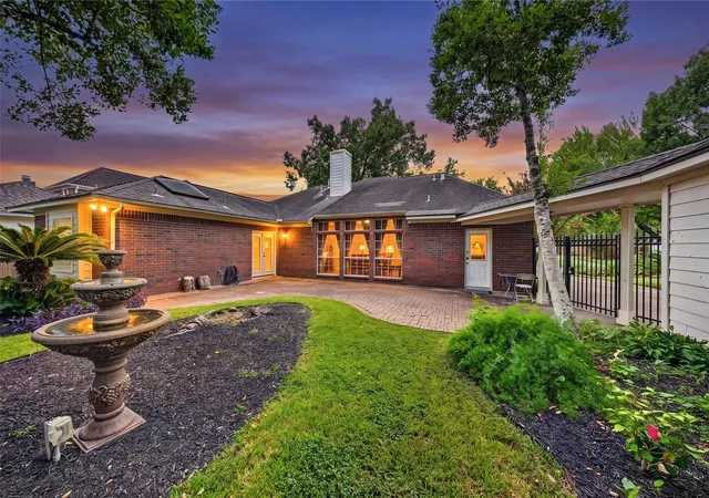 28th image of 15327 Willow Shores Dr, Houston, TX 77062 | MLS# 26397885