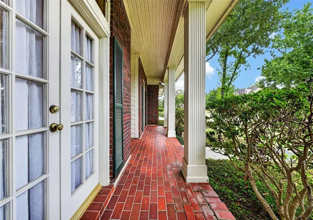 4th image of 15327 Willow Shores Dr, Houston, TX 77062 | MLS# 26397885