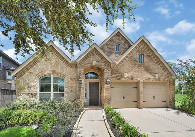 Single family home for sale at 10111 Gentle River Way, Missouri City, TX 77459 | MLS# 32358988