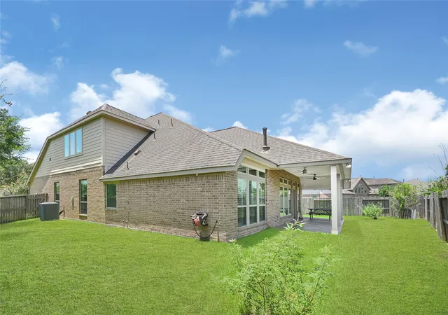 Photo 3 of Single family home for sale at 10111 Gentle River Way, Missouri City, TX 77459 | MLS# 32358988 | Listing updated on 2026-09-16