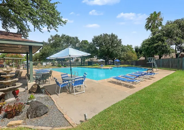 28th image of 3903 Mountain Rose Ln, Houston, TX 77043 | MLS# 32723920