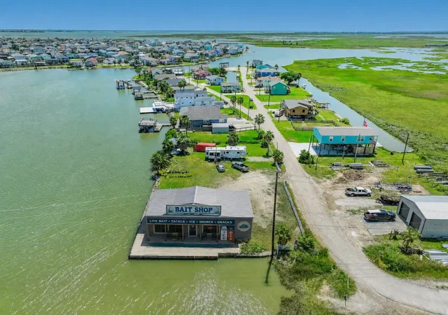 2nd image of 7203 La France, Hitchcock, TX 77563 | MLS# 8216015