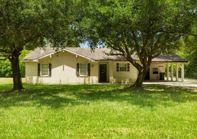 2nd image of 140 Friar Tuck Rd, Shepherd, TX 77371 | MLS# 44855291