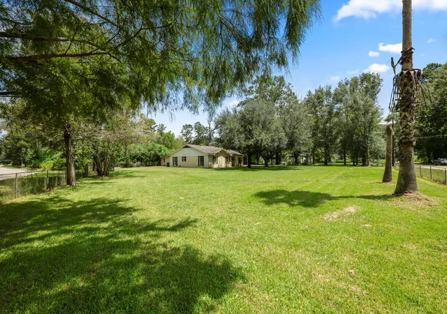 Photo 3 of Single family home for sale at 140 Friar Tuck Rd, Shepherd, TX 77371 | MLS# 44855291 | Listing updated on 2026-08-24