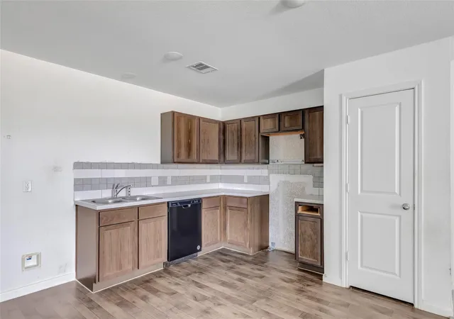 Photo 4 of Single family home for sale at 830 Road 5501, Cleveland, TX 77327 | MLS# 44966292 | Listing updated on 2026-10-21