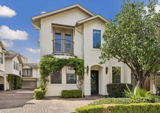 Photo 1 of Sale Pending at 1510 Missouri St #10, Houston, TX 77006 | MLS# 29788769 | Listing updated on 2026-08-15