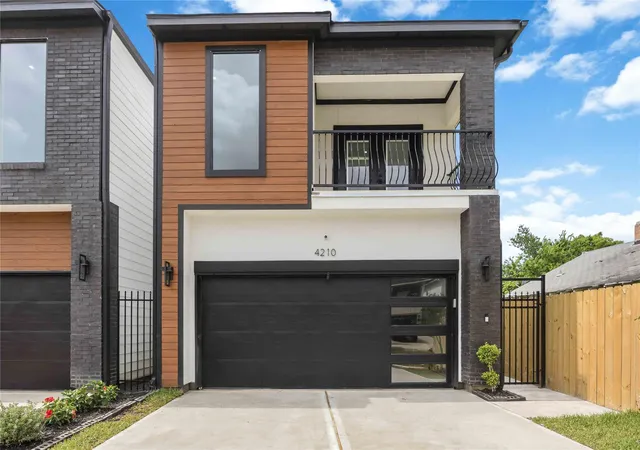 1st image of 4210 New Orleans St, Houston, TX 77020 | MLS# 59210743