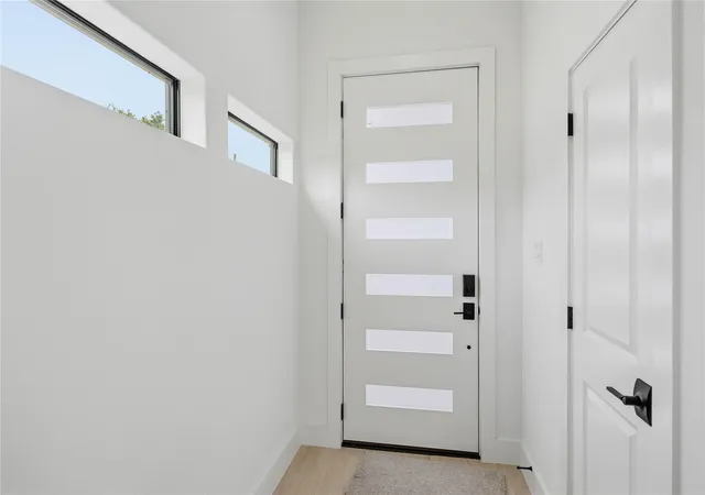 2nd image of 4210 New Orleans St, Houston, TX 77020 | MLS# 59210743