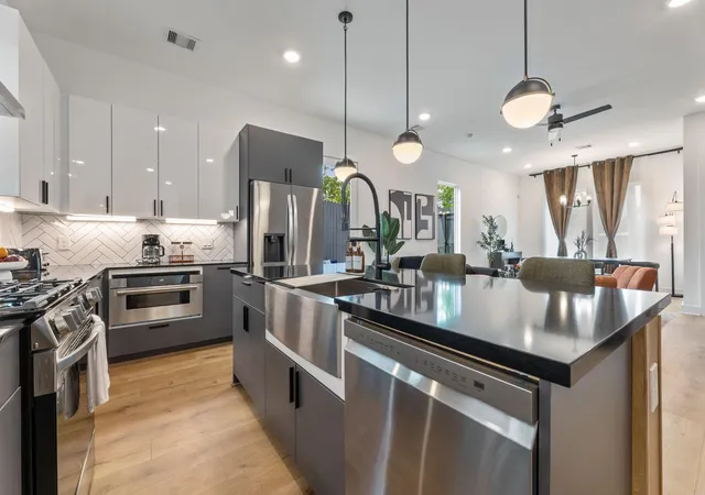 1st image of 515 Altic St, Houston, TX 77011 | MLS# 12756474