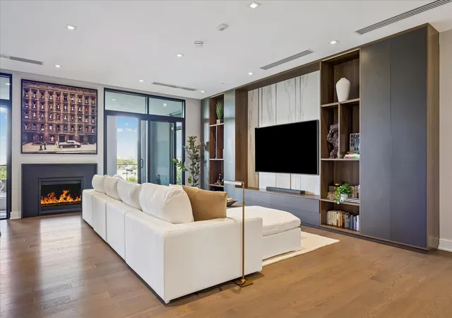 Photo 3 of Condo for sale at 2710 Steel St #507, Houston, TX 77098 | MLS# 72527599 | Listing updated on 2026-10-05