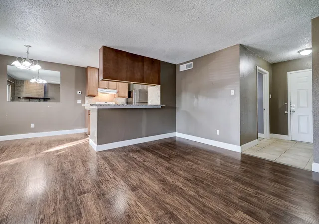 Photo 3 of Condo for sale at 2800 Jeanetta St #1506, Houston, TX 77063 | MLS# 82123812 | Listing updated on 2026-08-24