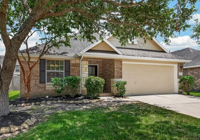 Photo 3 of Single family home for sale at 4714 Lake Rim Dr, Alvin, TX 77511 | MLS# 18528260 | Listing updated on 2026-09-02