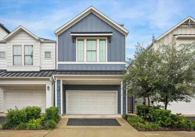 Photo 1 of Sale Pending at 508 Welch St, Houston, TX 77006 | MLS# 40075822 | Listing updated on 2026-09-02