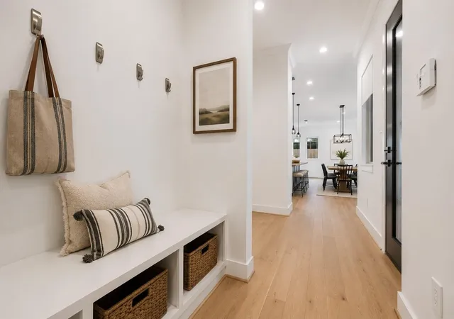 Photo 3 of Sale Pending at 508 Welch St, Houston, TX 77006 | MLS# 40075822 | Listing updated on 2026-09-02