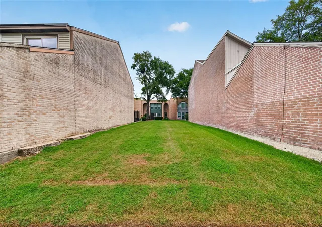4th image of 9412 Bassoon Dr, Houston, TX 77025 | MLS# 87868752