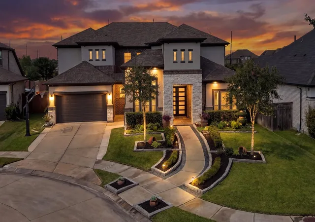 Photo 2 of Single family home for sale at 9907 Regal Bnd Dr, Missouri City, TX 77459 | MLS# 96969124 | Listing updated on 2026-08-22