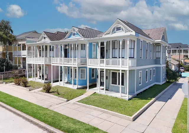 1st image of 1602 Avenue L, Galveston, TX 77550 | MLS# 75088418