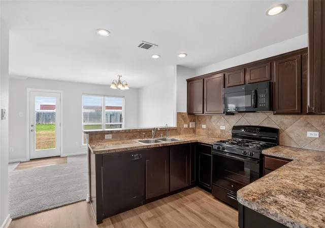 Photo 3 of Sale Pending at 1419 Oxford Meadow Dr, Houston, TX 77073 | MLS# 12634617 | Listing updated on 2026-09-12