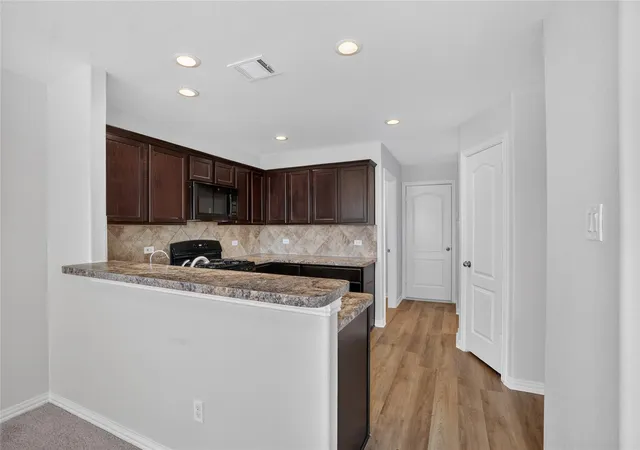 Photo 4 of Sale Pending at 1419 Oxford Meadow Dr, Houston, TX 77073 | MLS# 12634617 | Listing updated on 2026-09-12