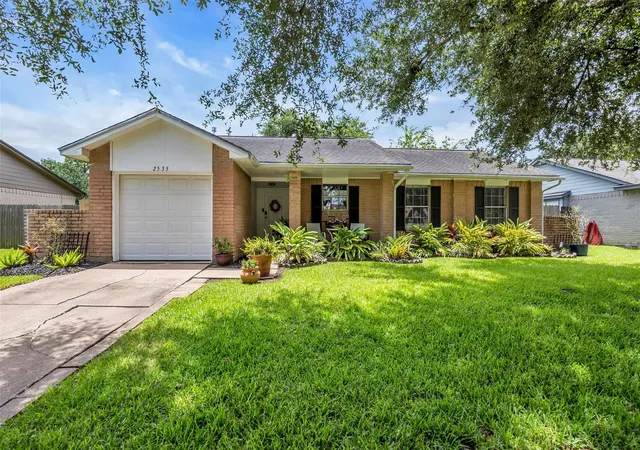 2nd image of 2535 Jeb Stuart Ct, League City, TX 77573 | MLS# 14552386
