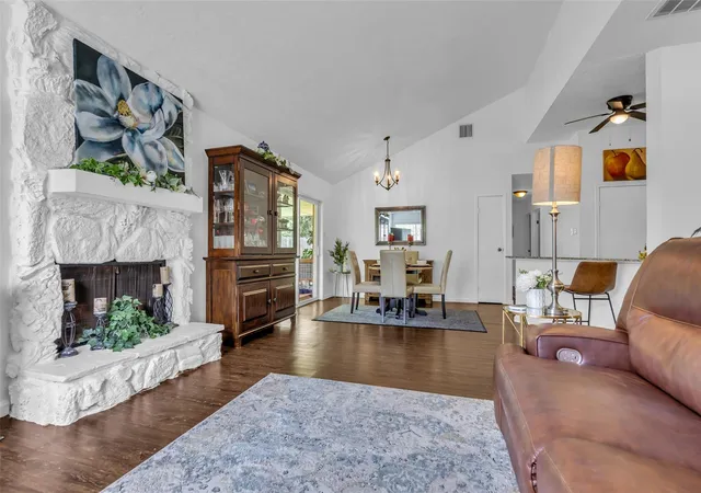 3rd image of 2535 Jeb Stuart Ct, League City, TX 77573 | MLS# 14552386