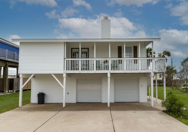 Photo 1 of Single family home for sale at 16721 Edward Teach Rd, Galveston, TX 77554 | MLS# 31903793 | Listing updated on 2026-10-09