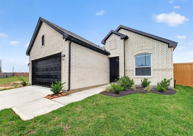 Photo 3 of Single family home for sale at 27203 Leeward Jetty Dr, Katy, TX 77493 | MLS# 24952451 | Listing updated on 2026-09-27