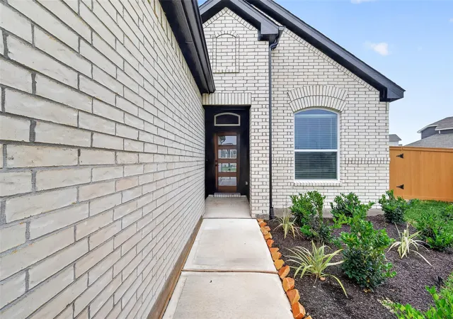 Photo 3 of Single family home for sale at 27203 Leeward Jetty Dr, Katy, TX 77493 | MLS# 24952451 | Listing updated on 2026-09-27