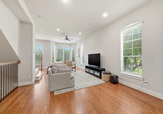 Photo 3 of Condo for sale at 2110 Shearn St #16, Houston, TX 77007 | MLS# 77316088 | Listing updated on 2026-09-13