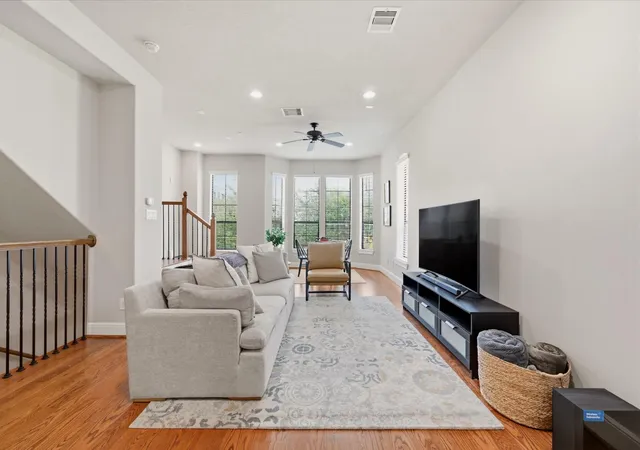 Photo 4 of Condo for sale at 2110 Shearn St #16, Houston, TX 77007 | MLS# 77316088 | Listing updated on 2026-09-13
