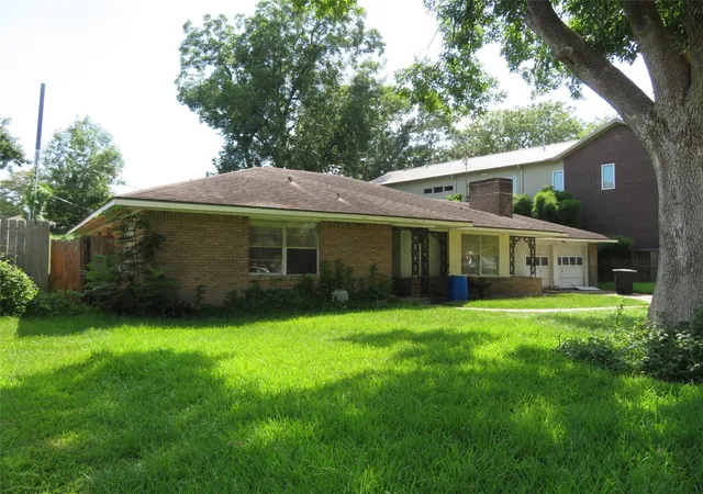 2nd image of 3807 Linkwood Dr, Houston, TX 77025 | MLS# 32512627