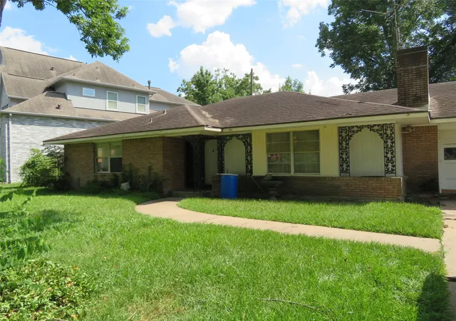 Photo 3 of Single family home for sale at 3807 Linkwood Dr, Houston, TX 77025 | MLS# 32512627 | Listing updated on 2026-10-05