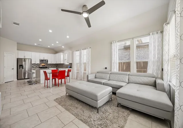 Photo 3 of Single family home for sale at 5223 Ivory Glass Dr, Katy, TX 77493 | MLS# 52740415 | Listing updated on 2026-09-11