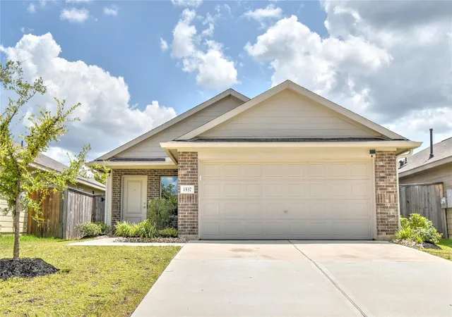 Photo 1 of Single family home for sale at 1537 San Sebastien Dr, Conroe, TX 77301 | MLS# 52198671 | Listing updated on 2026-08-17
