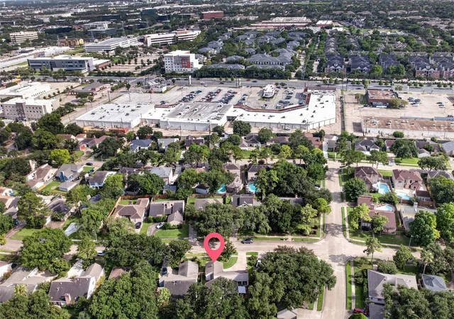 4th image of 11418 Overbrook Ln, Houston, TX 77077 | MLS# 60168527