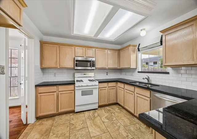 Photo 3 of Single family home for sale at 734 W Clady Dr, Spring, TX 77386 | MLS# 88964641 | Listing updated on 2026-09-01