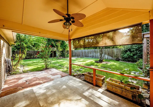 Photo 2 of Single family home for sale at 511 Springwood Dr, Conroe, TX 77385 | MLS# 947099 | Listing updated on 2026-08-17