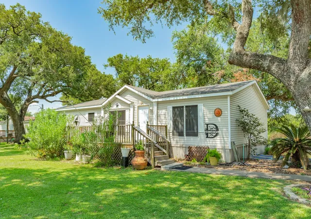 2nd image of 2910 Shady Creek Ln, Freeport, TX 77541 | MLS# 6267595