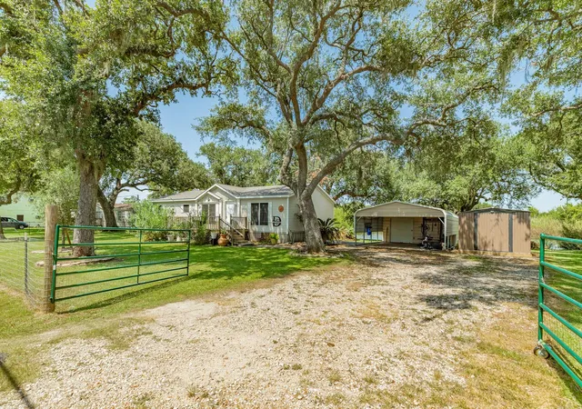 Photo 3 of Single family home for sale at 2910 Shady Crk Ln, Freeport, TX 77541 | MLS# 6267595 | Listing updated on 2026-09-11