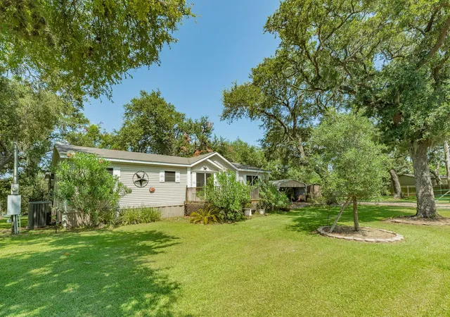 Photo 3 of Single family home for sale at 2910 Shady Crk Ln, Freeport, TX 77541 | MLS# 6267595 | Listing updated on 2026-09-11
