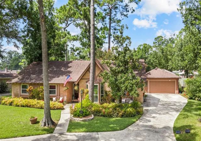2nd image of 2704 Yorktown Dr, Dickinson, TX 77539 | MLS# 64194269