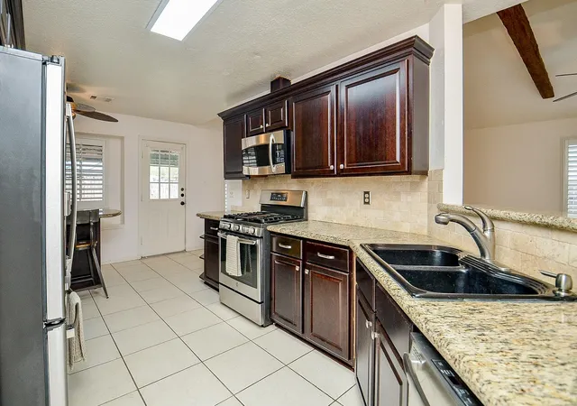 Photo 3 of Sale Pending at 2902 Silent Dr, Sugar Land, TX 77498 | MLS# 80360942 | Listing updated on 2026-09-04
