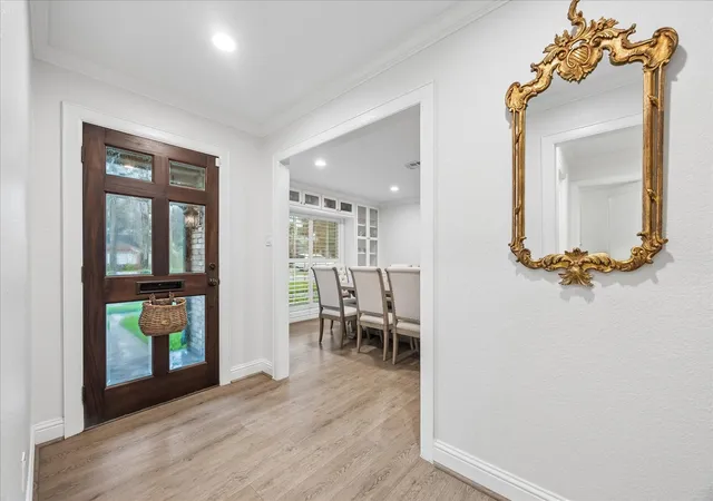 2nd image of 9134 Olathe St, Houston, TX 77055 | MLS# 39099139