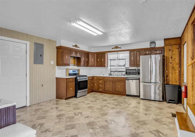 4th image of 15301 Arrowhead Loop W, Willis, TX 77378 | MLS# 33345443