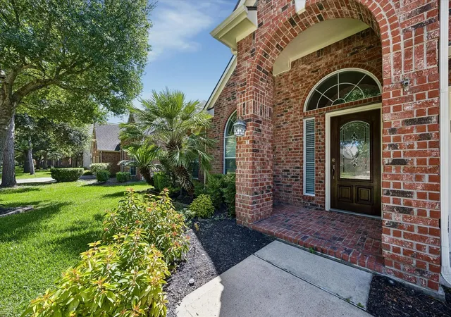 Photo 3 of Single family home for sale at 2807 Falcon Knoll Ln, Katy, TX 77494 | MLS# 70764148 | Listing updated on 2026-09-03