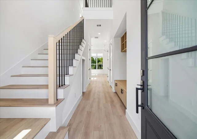 2nd image of 1421 E 36th St, Houston, TX 77022 | MLS# 15110182