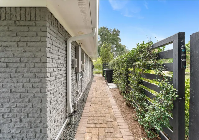 5th image of 9106 Western Dr, Houston, TX 77080 | MLS# 64007201